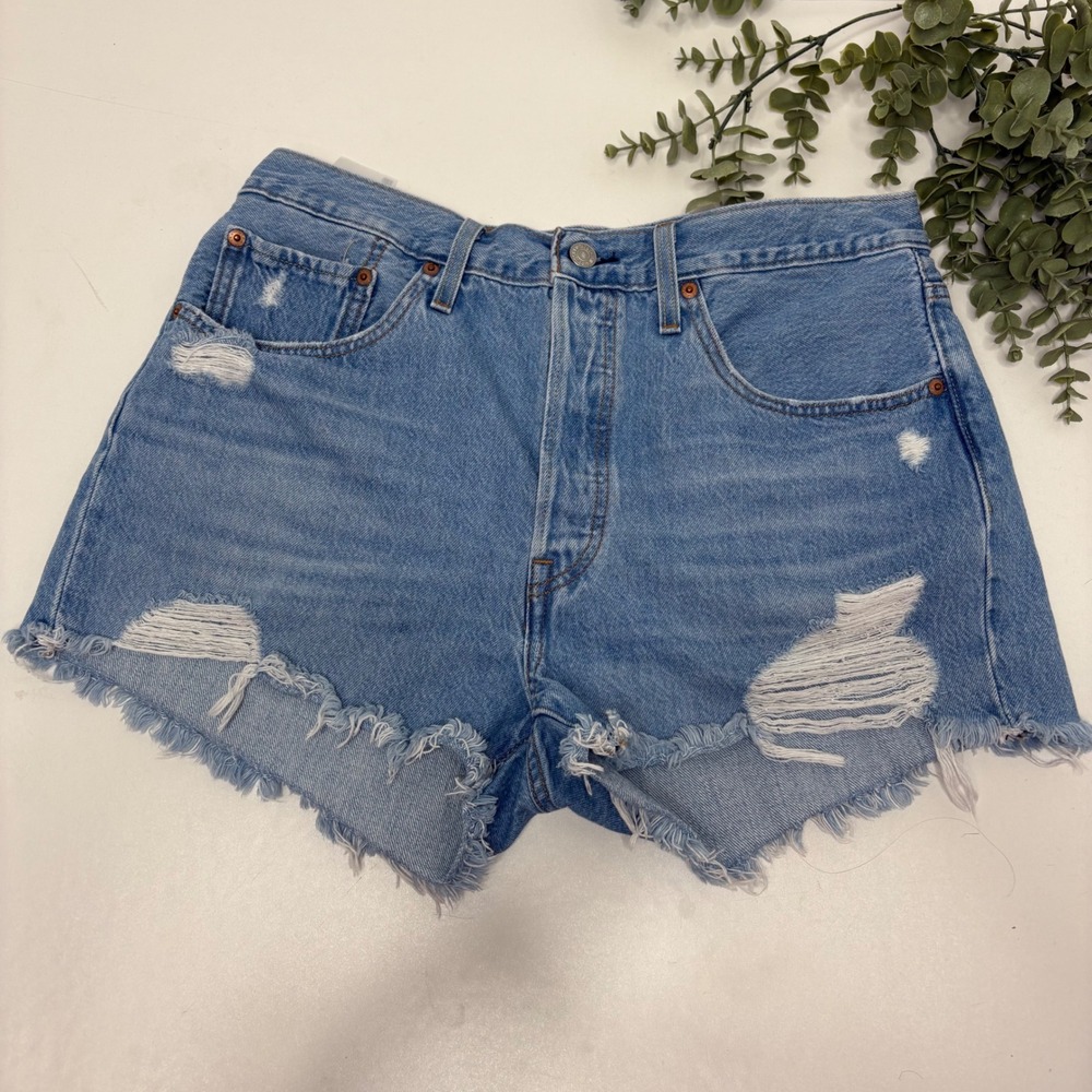 Levi Strauss 501 Denim Shorts Women's Blue Distressed Cutoff‎ Raw Hem Size 31